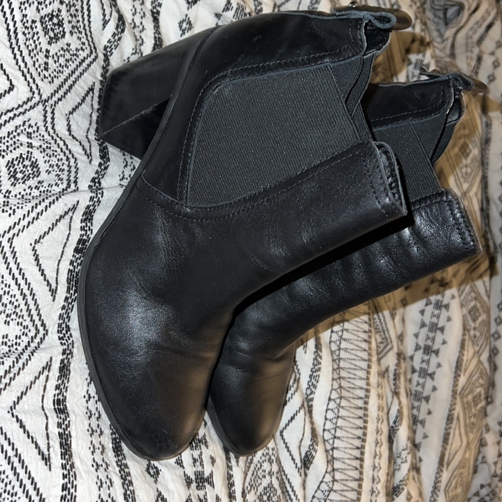 Women’s Leather bootie